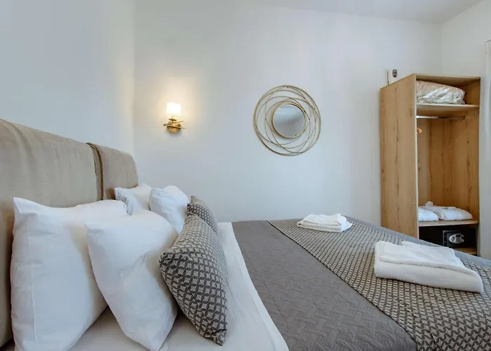 Deluxe Suites
